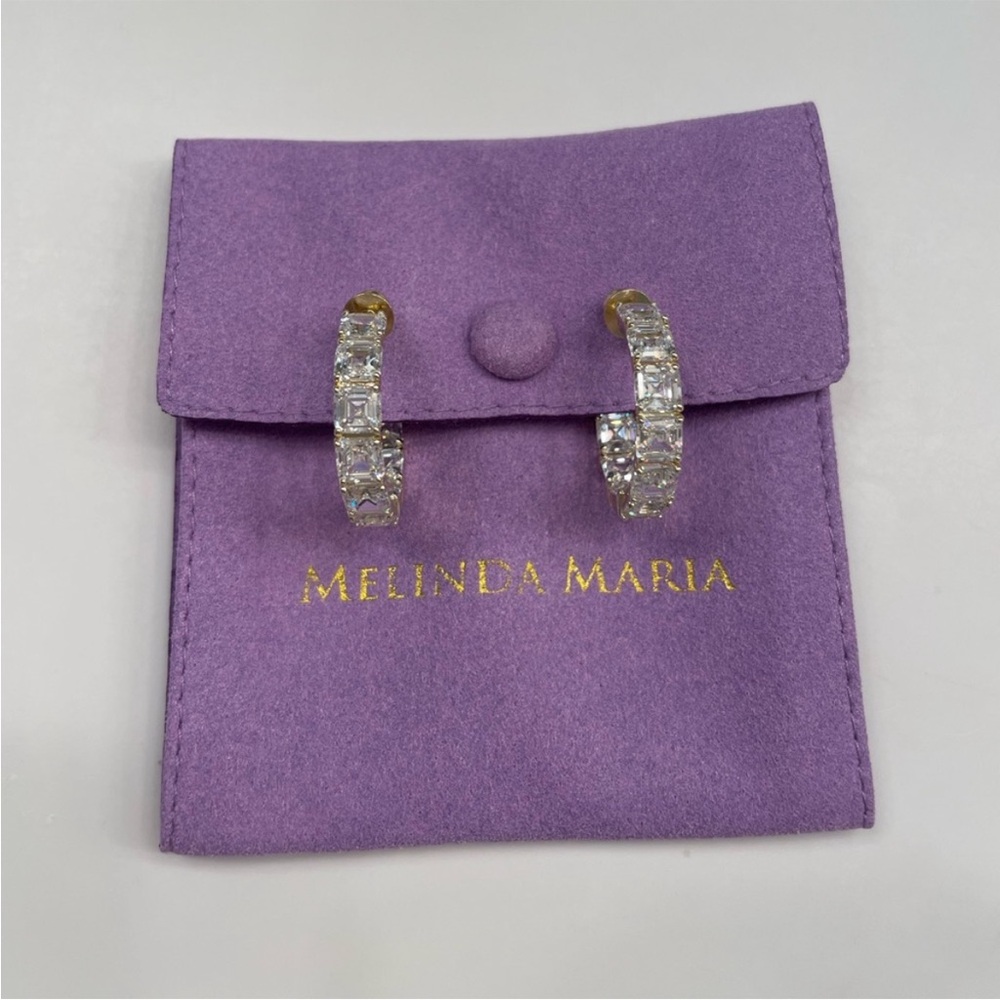 NWT Melinda Maria Gold “Queen’s Hoop 1” Earrings - Picture 8 of 10